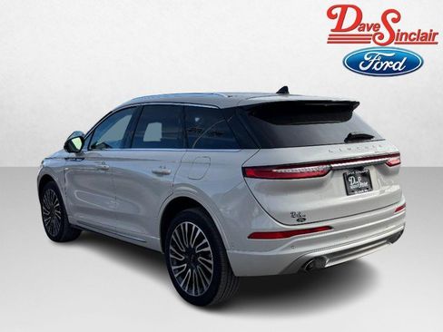 Used 2022 Lincoln Corsair Reserve w/ Equipment Group 201A image 9