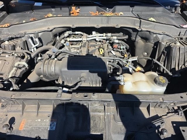 Used 2023 Ford Explorer XLT w/ Equipment Group 202A AWD/4WD image 9