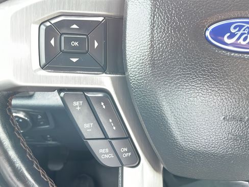 Used 2022 Ford F350 Platinum w/ FX4 Off-Road Package AWD/4WD image 31