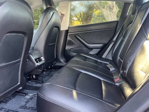 Used 2018 Tesla Model 3 Long Range image 36