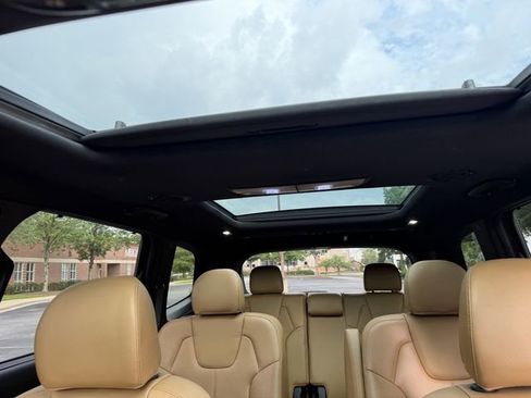 Certified 2022 Kia Telluride SX w/ Towing Package FWD image 27