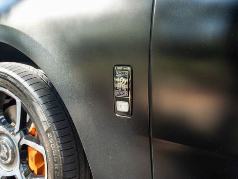 Used 2023 Rolls-Royce Cullinan Black Badge w/ Leather Finishing Pack image 12