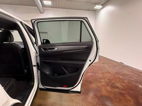 Used 2024 Volkswagen Atlas Cross Sport SE w/ Panoramic Sunroof Package AWD/4WD image 65