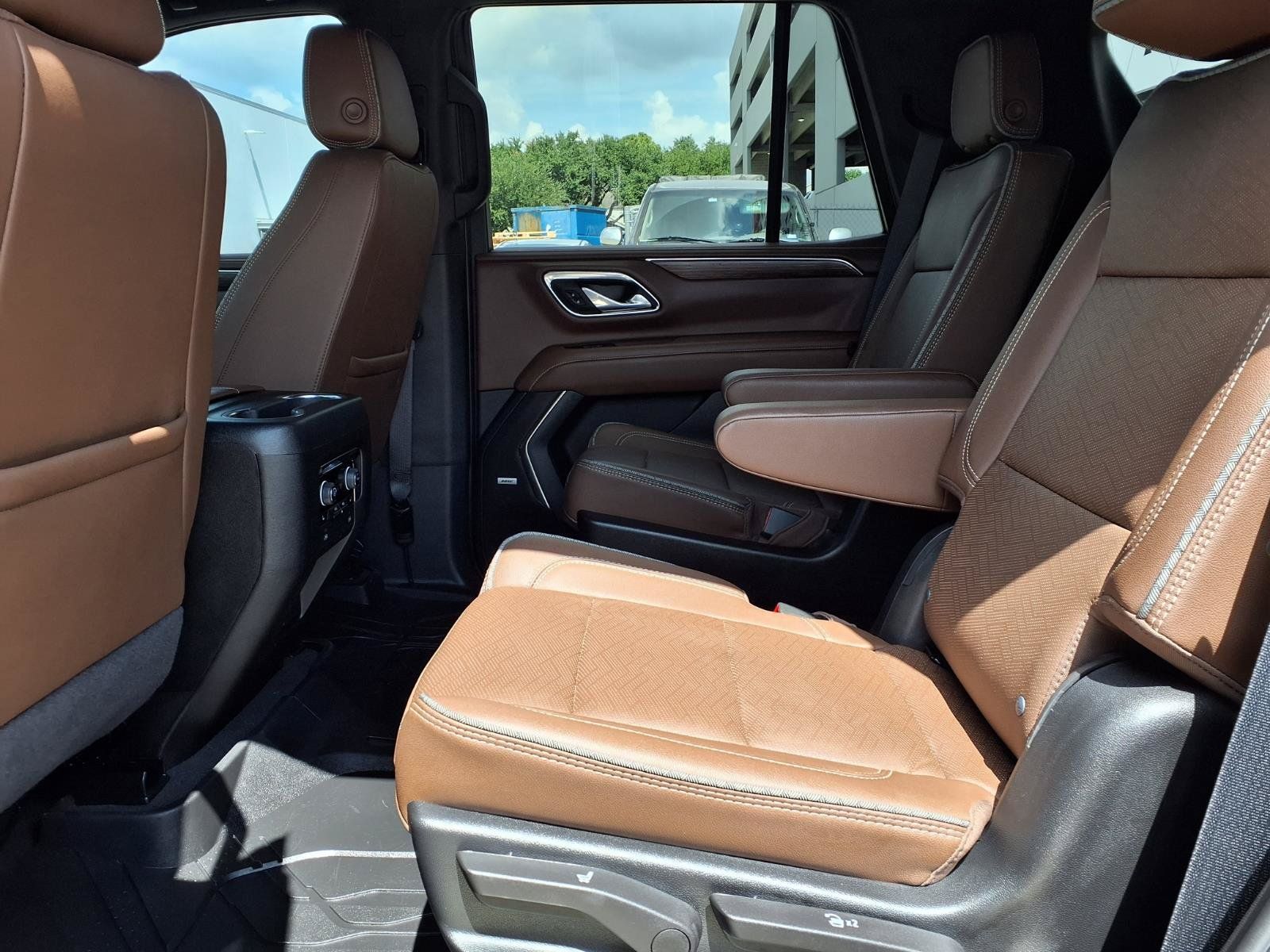 Used 2024 Chevrolet Tahoe High Country RWD image 24