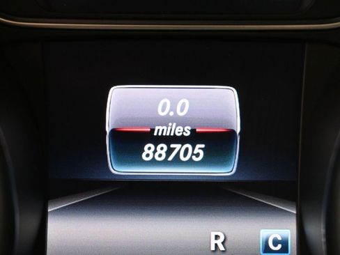 Used 2019 Mercedes-Benz GLA 250 4MATIC w/ Premium Package image 13