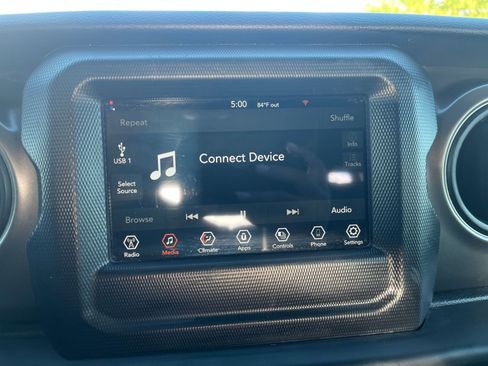 Used 2023 Jeep Wrangler Sport image 21