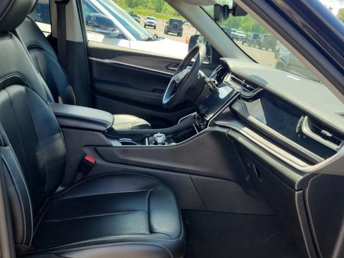Used 2023 Jeep Grand Cherokee 4WD 4xe w/ Luxury Tech Group II image 2