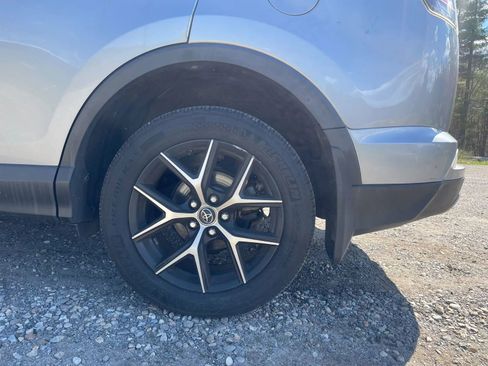 Used 2018 Toyota RAV4 SE w/ Power Extra Value Package AWD/4WD image 35