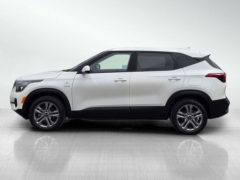 Used 2023 Kia Seltos LX AWD/4WD image 7