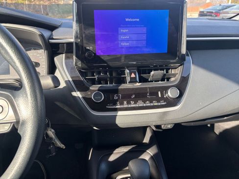 Used 2025 Toyota Corolla LE image 18