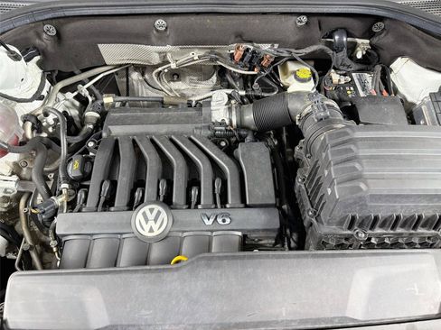 Used 2023 Volkswagen Atlas SE w/ Black Wheel Package FWD image 30