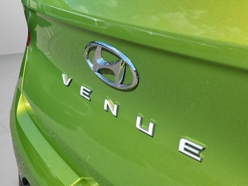 Used 2024 Hyundai Venue SEL FWD image 42