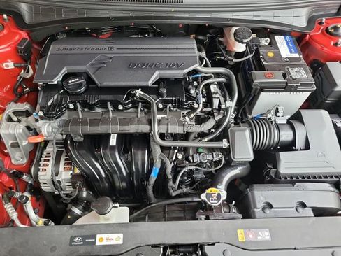Used 2022 Hyundai Elantra SE FWD image 30
