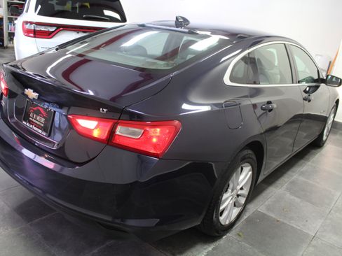 Used 2017 Chevrolet Malibu LT image 6
