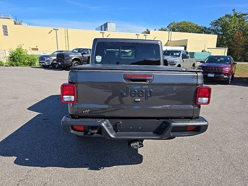 Certified 2024 Jeep Gladiator Sport image 6