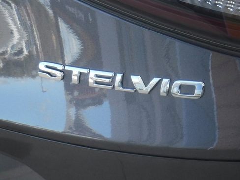 Used 2024 Alfa Romeo Stelvio Veloce image 14