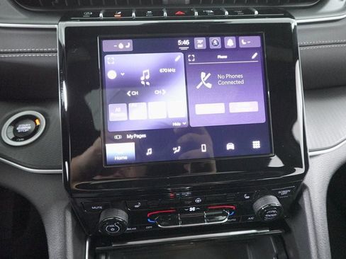 Used 2025 Jeep Grand Cherokee L Laredo w/ Luxury Tech Group I AWD/4WD image 21