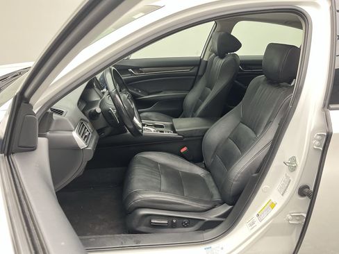 Used 2020 Honda Accord Touring image 10