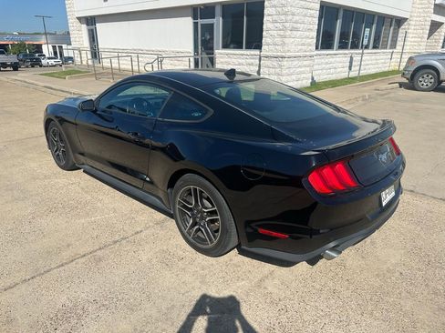 Used 2022 Ford Mustang Premium image 5