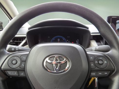 Used 2026 Toyota Corolla LE FWD image 23