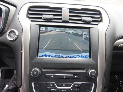 Used 2017 Ford Fusion SE w/ Fusion SE Technology Package FWD image 32