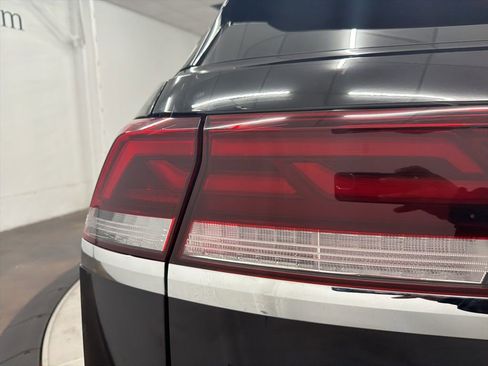 Used 2024 Volkswagen Atlas Cross Sport SEL Premium R-Line image 12