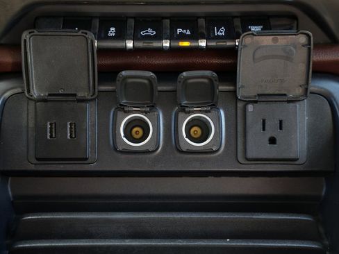 Used 2017 Chevrolet Silverado 3500 High Country w/ Duramax Plus Package image 27