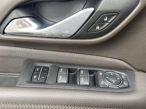 Used 2021 GMC Yukon Denali w/ Denali Premium Package RWD image 17