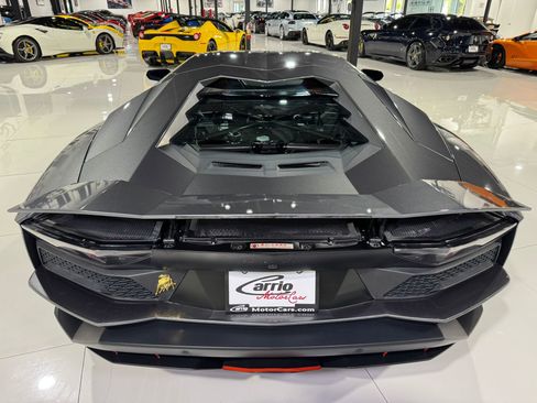 Used 2017 Lamborghini Aventador S image 6