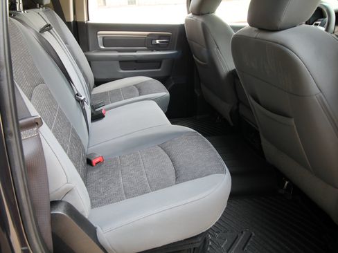Used 2016 RAM 2500 SLT w/ Luxury Group AWD/4WD image 39