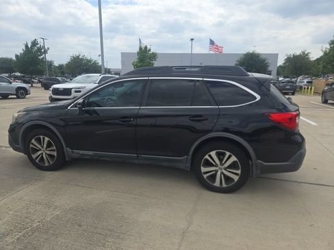 Used 2018 Subaru Outback 3.6R Limited AWD/4WD image 5