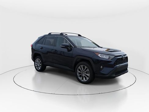 Used 2021 Toyota RAV4 XLE Premium FWD image 2