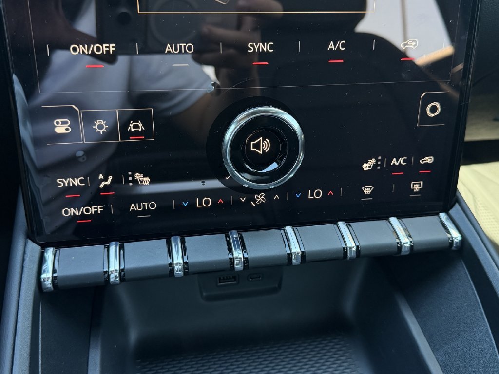 New 2027 GMC Terrain Elevation w/ Elevation Premium Package FWD image 17