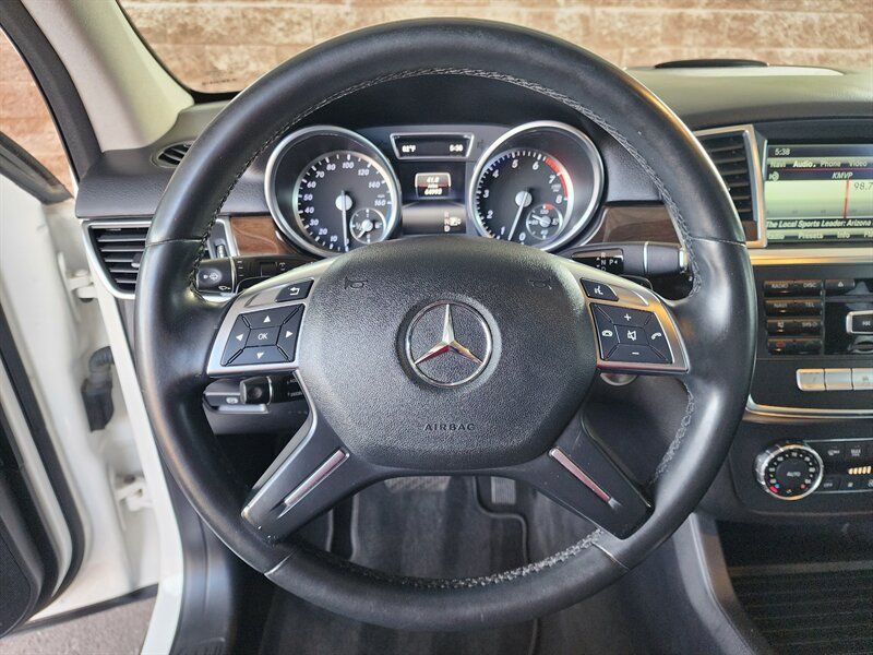 Used 2015 Mercedes-Benz ML 350 4MATIC w/ Premium 1 Package image 32