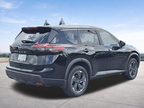 Certified 2025 Nissan Rogue SV w/ SV Premium Package FWD image 5