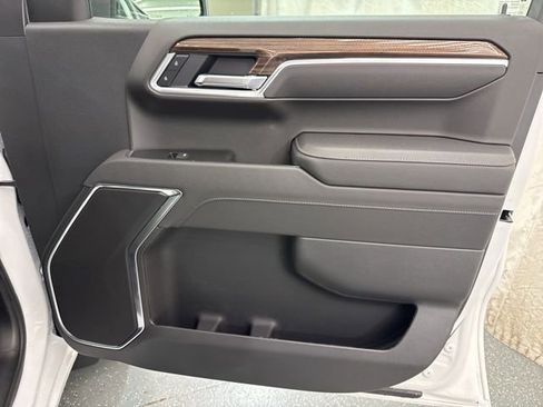 New 2026 Chevrolet Silverado 1500 LT w/ LPO, Dark Essentials Package AWD/4WD image 16