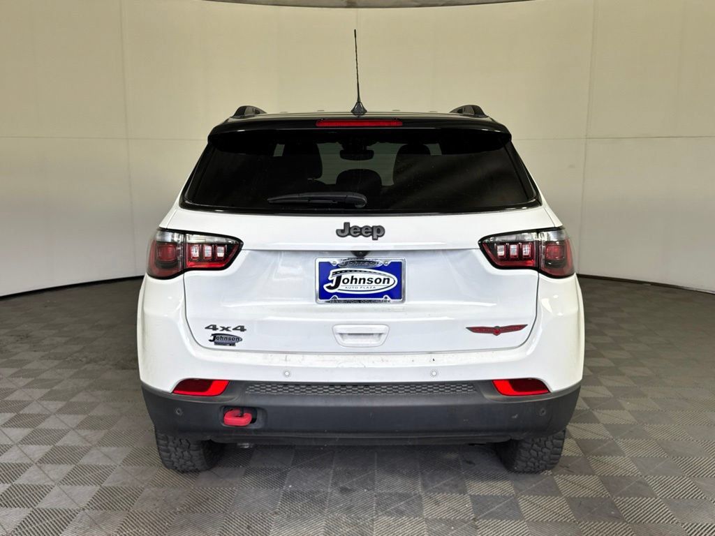 Certified 2025 Jeep Compass Trailhawk AWD/4WD image 11