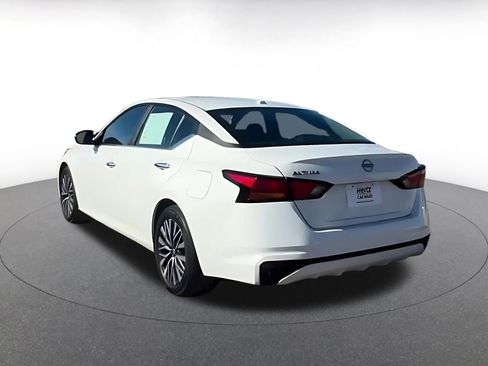 Used 2025 Nissan Altima 2.5 SV image 11