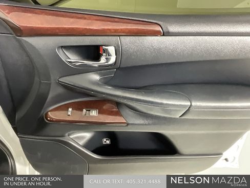 Used 2013 Lexus LX 570 4WD w/ Luxury Pkg image 20