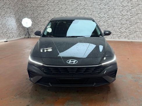 New 2026 Hyundai Elantra SE image 2