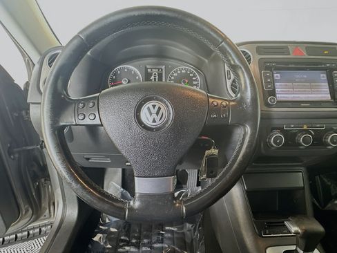 Used 2010 Volkswagen Tiguan S FWD image 15