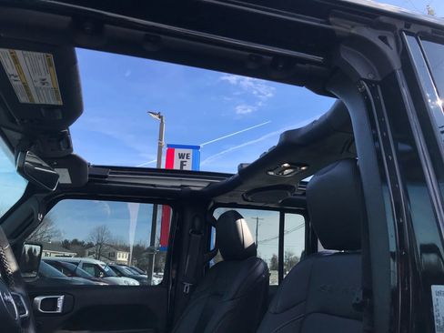 Used 2023 Jeep Wrangler Unlimited Sahara w/ Cold Weather Group image 32