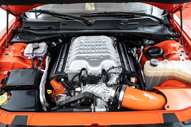 Used 2017 Dodge Challenger SRT Hellcat RWD image 39