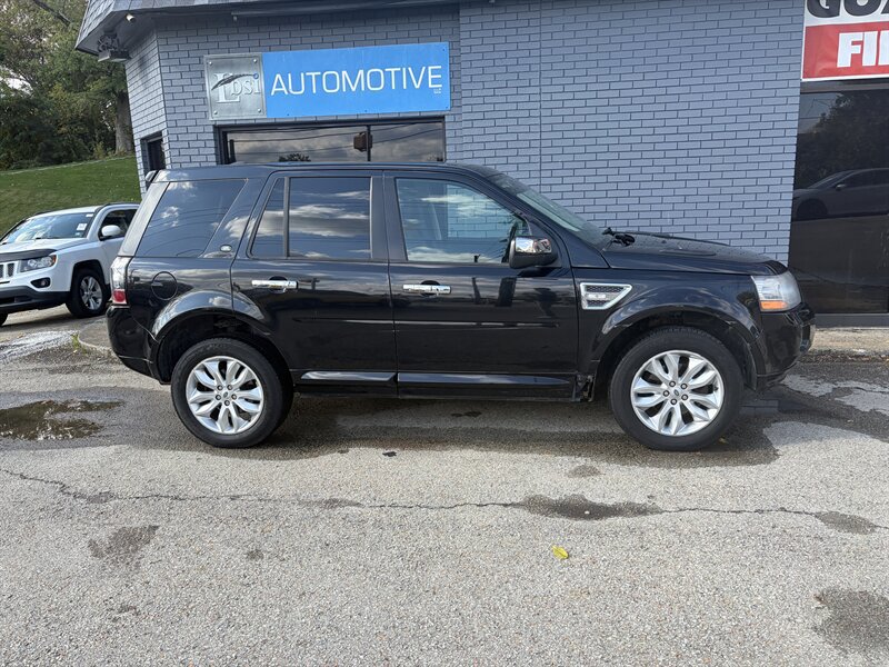 Used 2014 Land Rover LR2 AWD/4WD image 2