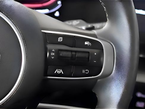 Certified 2024 Kia Sportage EX image 18