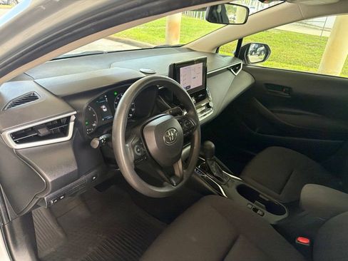 Used 2023 Toyota Corolla LE FWD image 7