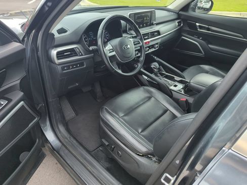 Used 2021 Kia Telluride S FWD image 11