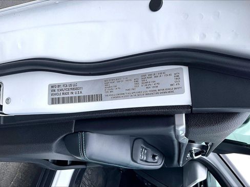 Used 2024 Jeep Grand Cherokee Trailhawk image 4