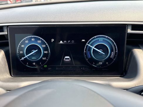 Certified 2022 Hyundai Tucson Limited AWD/4WD image 13