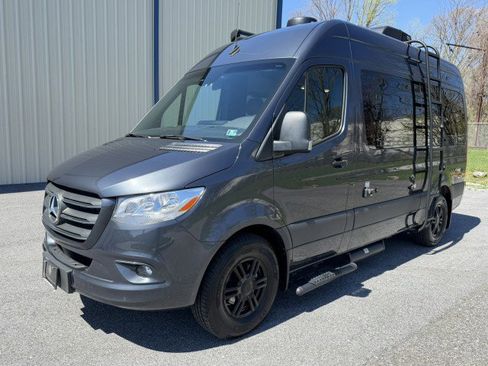 Used 2022 Mercedes-Benz Sprinter 2500 image 1